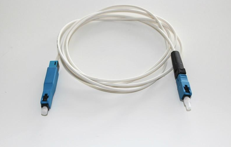 光纤与光纤连接器连接的方法