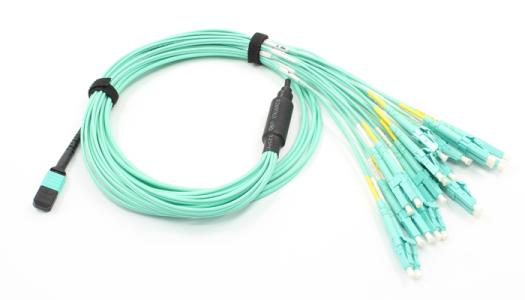世界首例非接触MPO光纤连接器在苏州研制成功