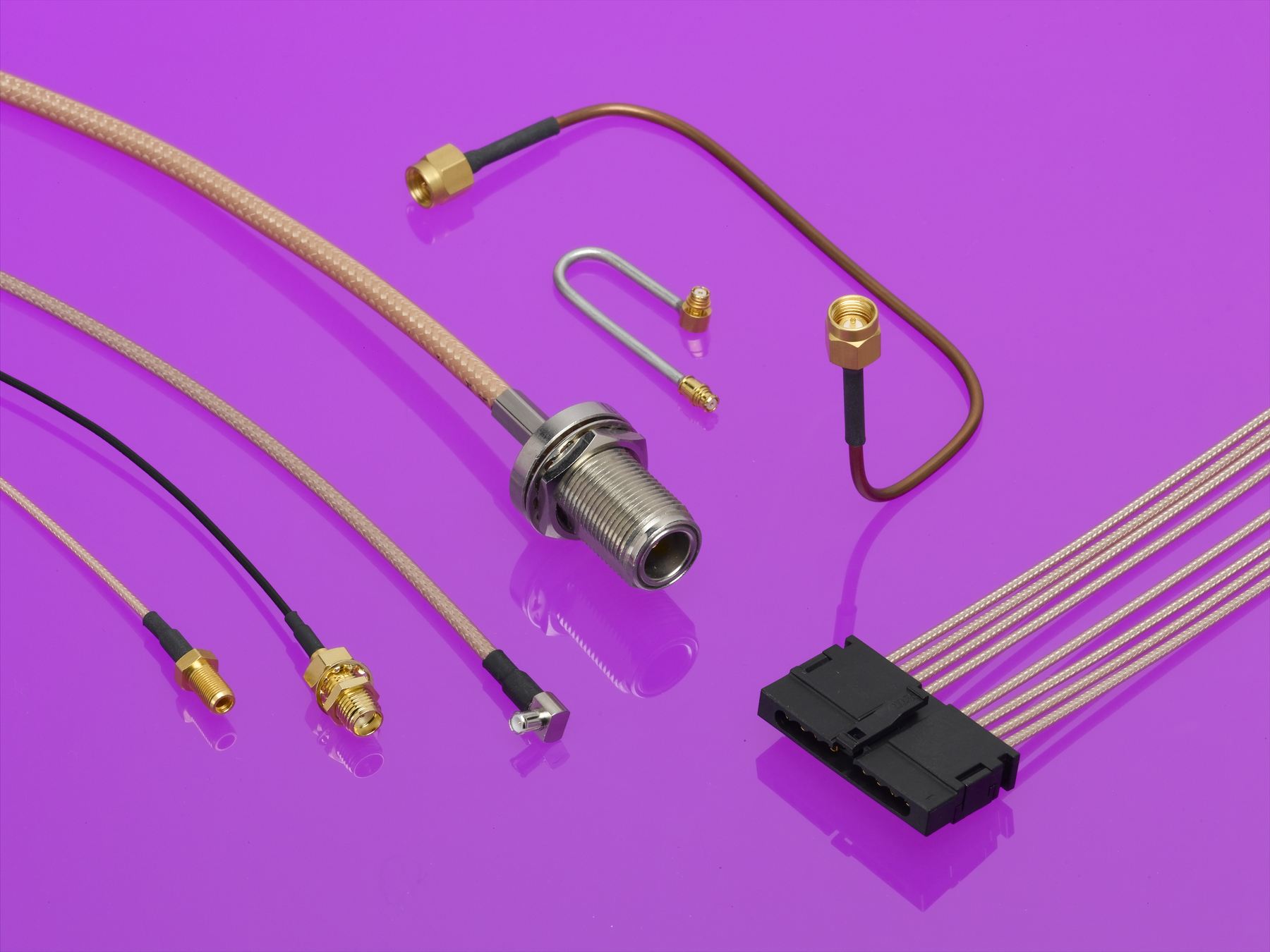 Molex推出4.3-10 射频连接器系统和线缆组件