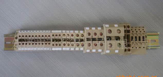 接线端子排